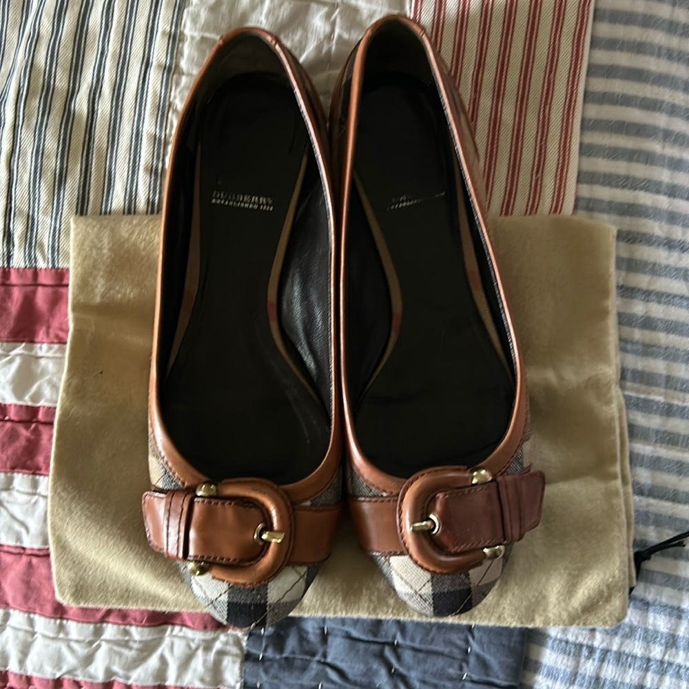 Burberry Novacheck Flats